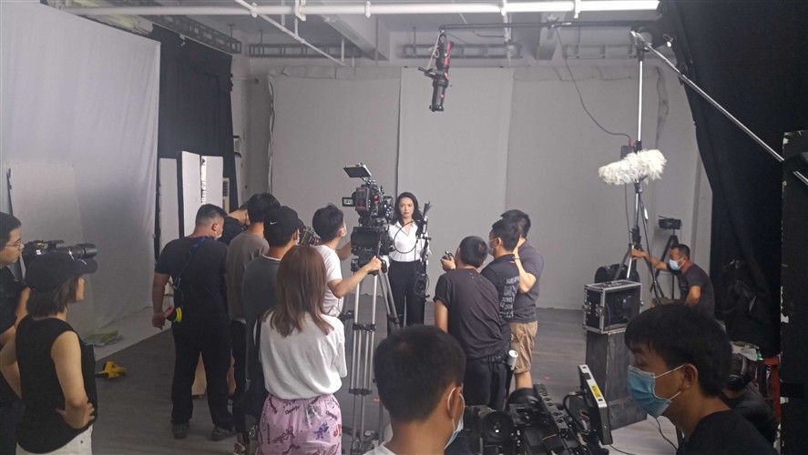Indoor production setup for filming in Foshan